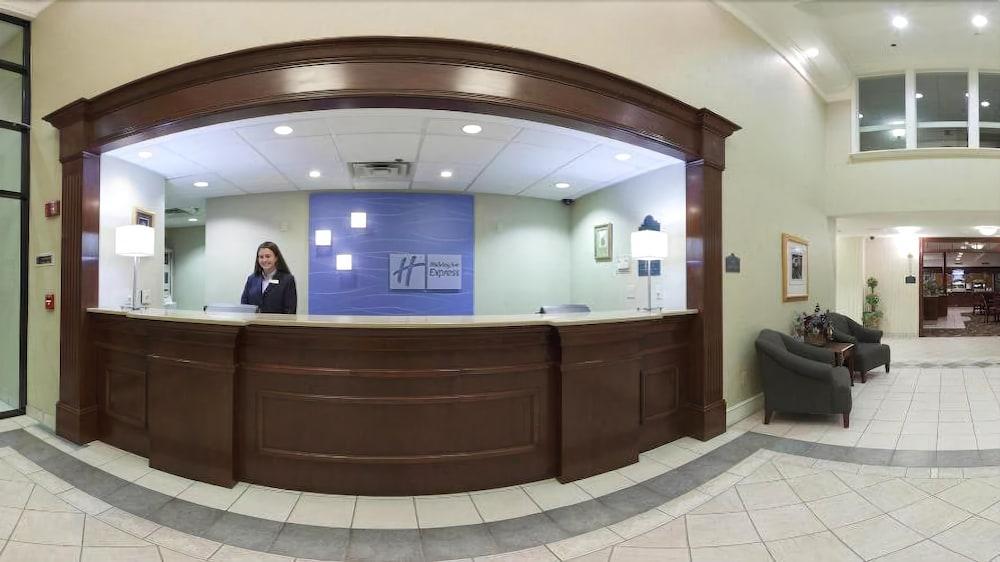 Holiday Inn Express & Suites Wadsworth By Ihg Exteriér fotografie