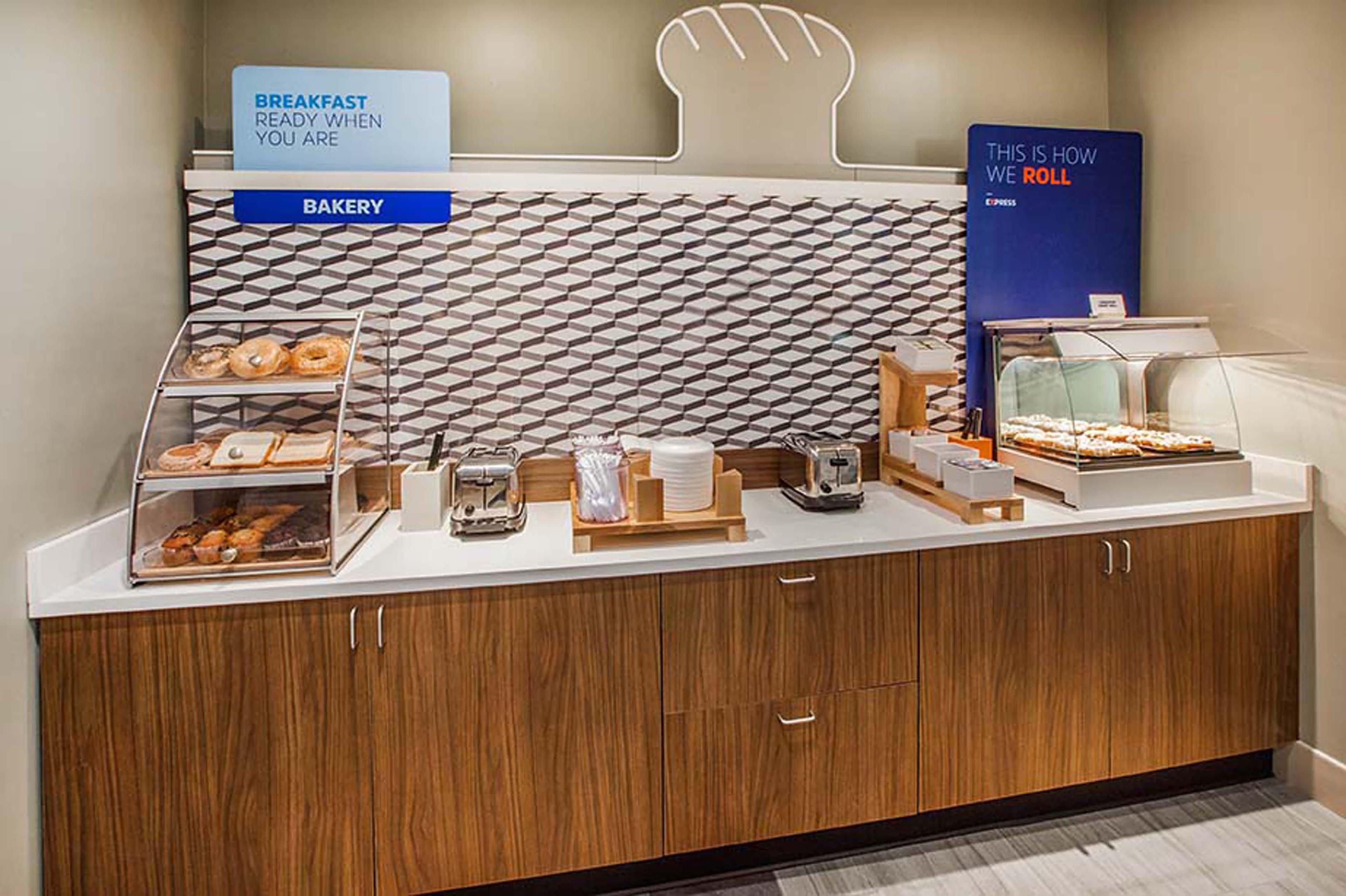 Holiday Inn Express & Suites Wadsworth By Ihg Exteriér fotografie