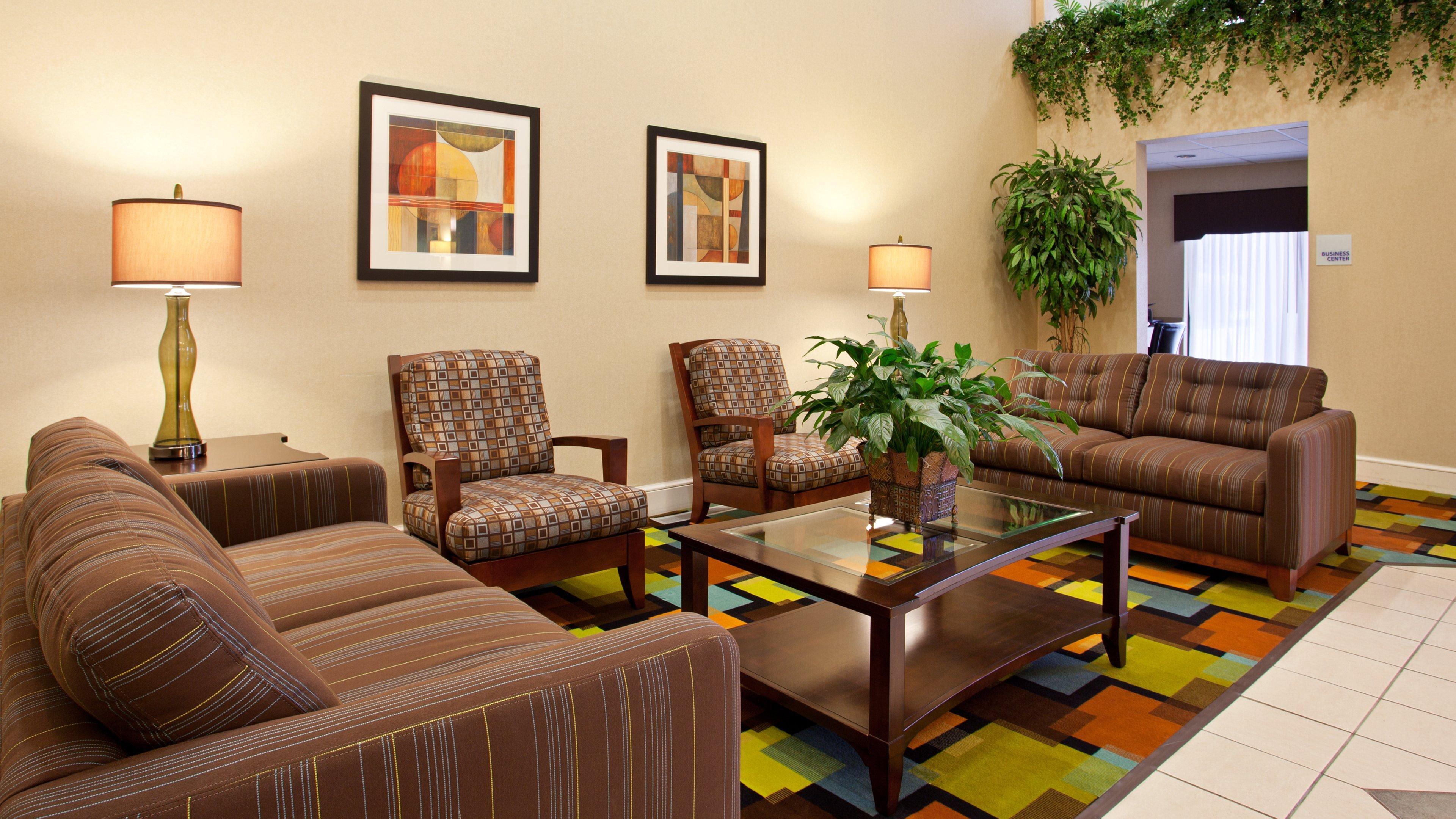 Holiday Inn Express & Suites Wadsworth By Ihg Exteriér fotografie