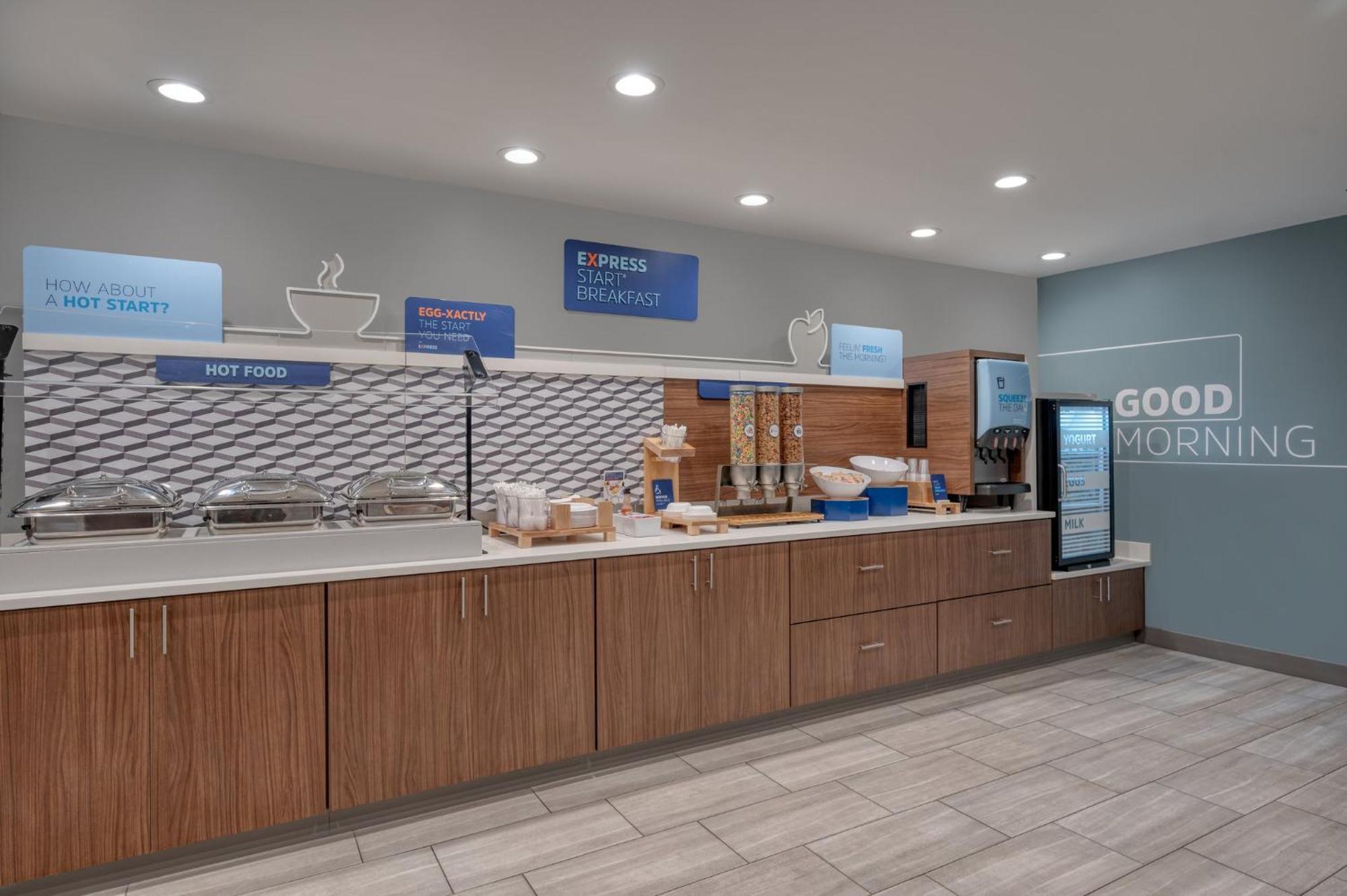 Holiday Inn Express & Suites Wadsworth By Ihg Exteriér fotografie