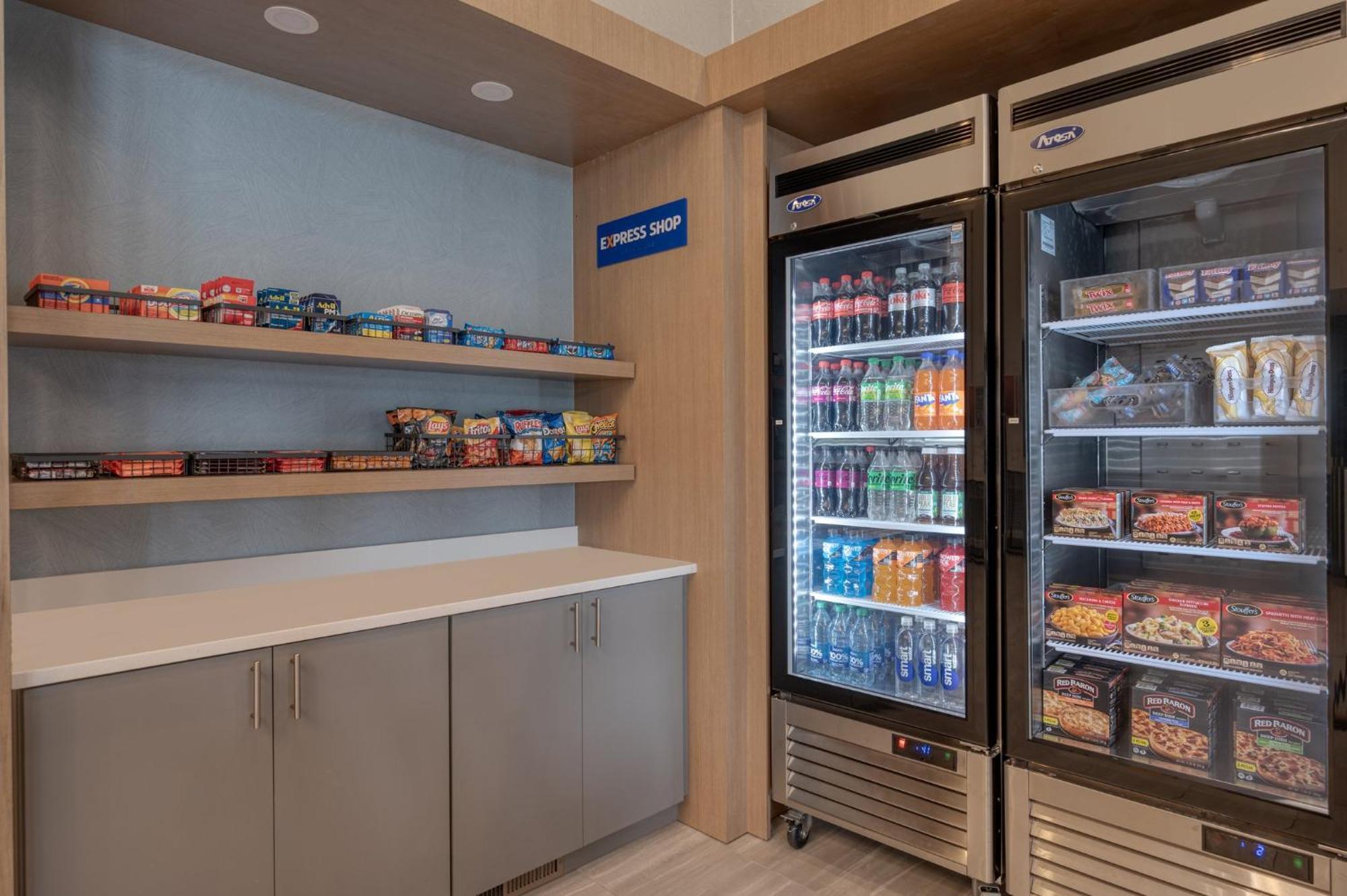 Holiday Inn Express & Suites Wadsworth By Ihg Exteriér fotografie