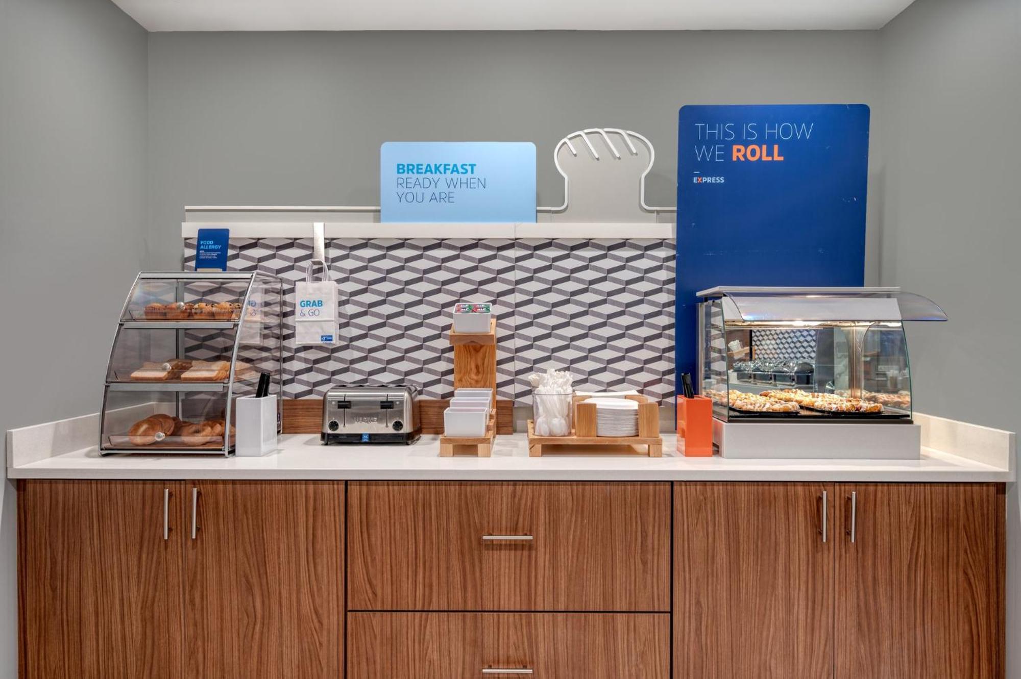 Holiday Inn Express & Suites Wadsworth By Ihg Exteriér fotografie